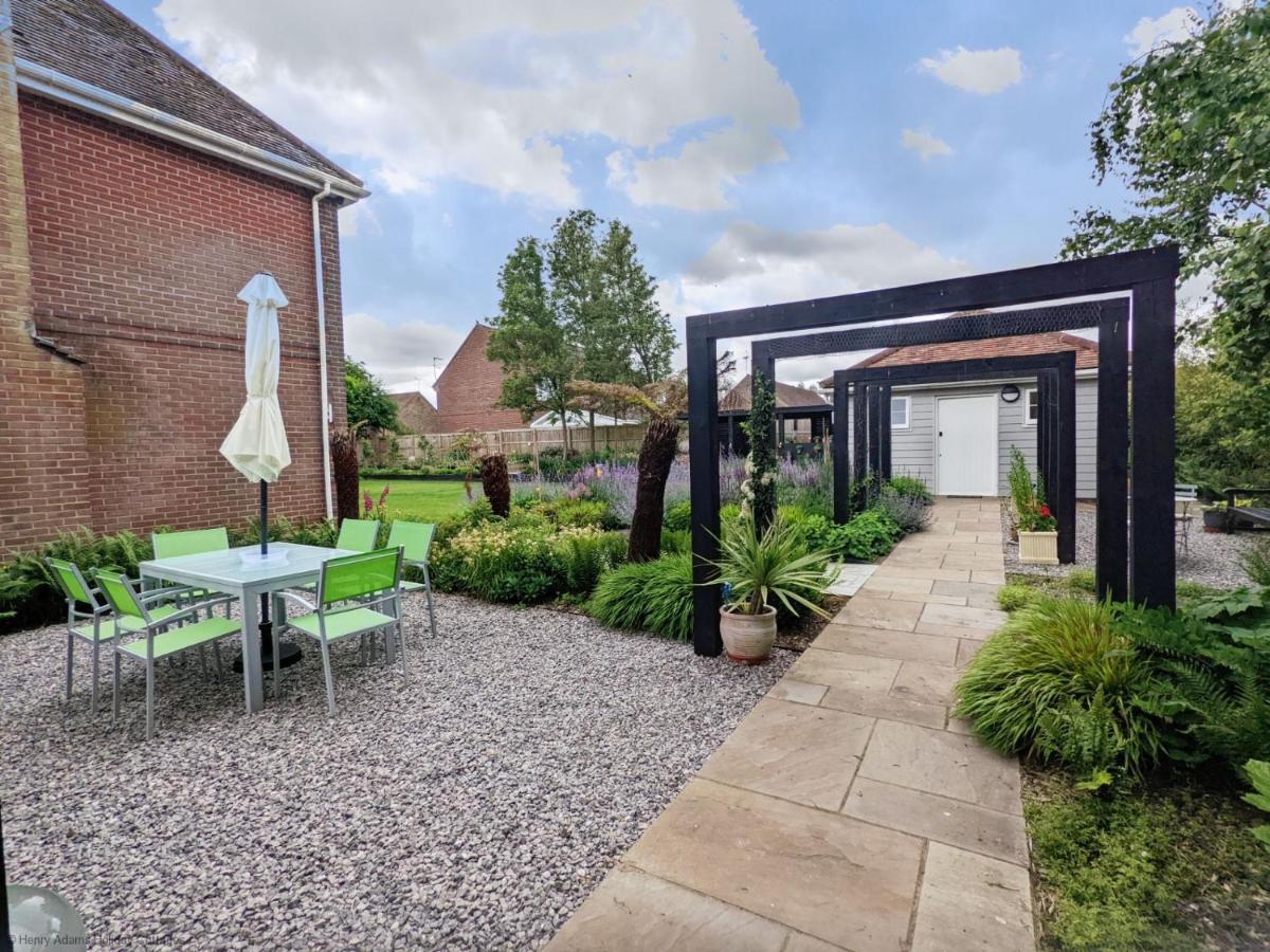Little Maplewood, Tangmere Exterior foto