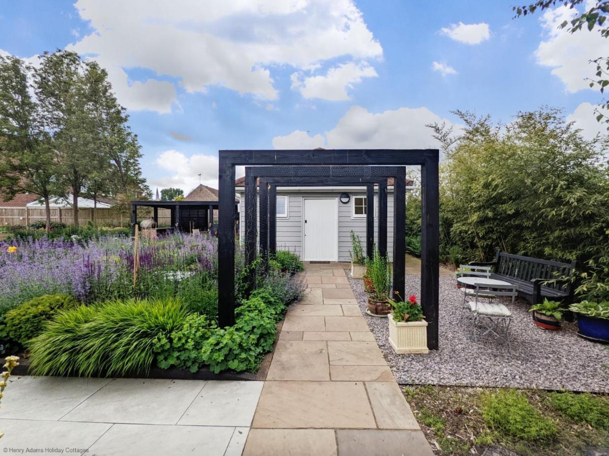 Little Maplewood, Tangmere Exterior foto