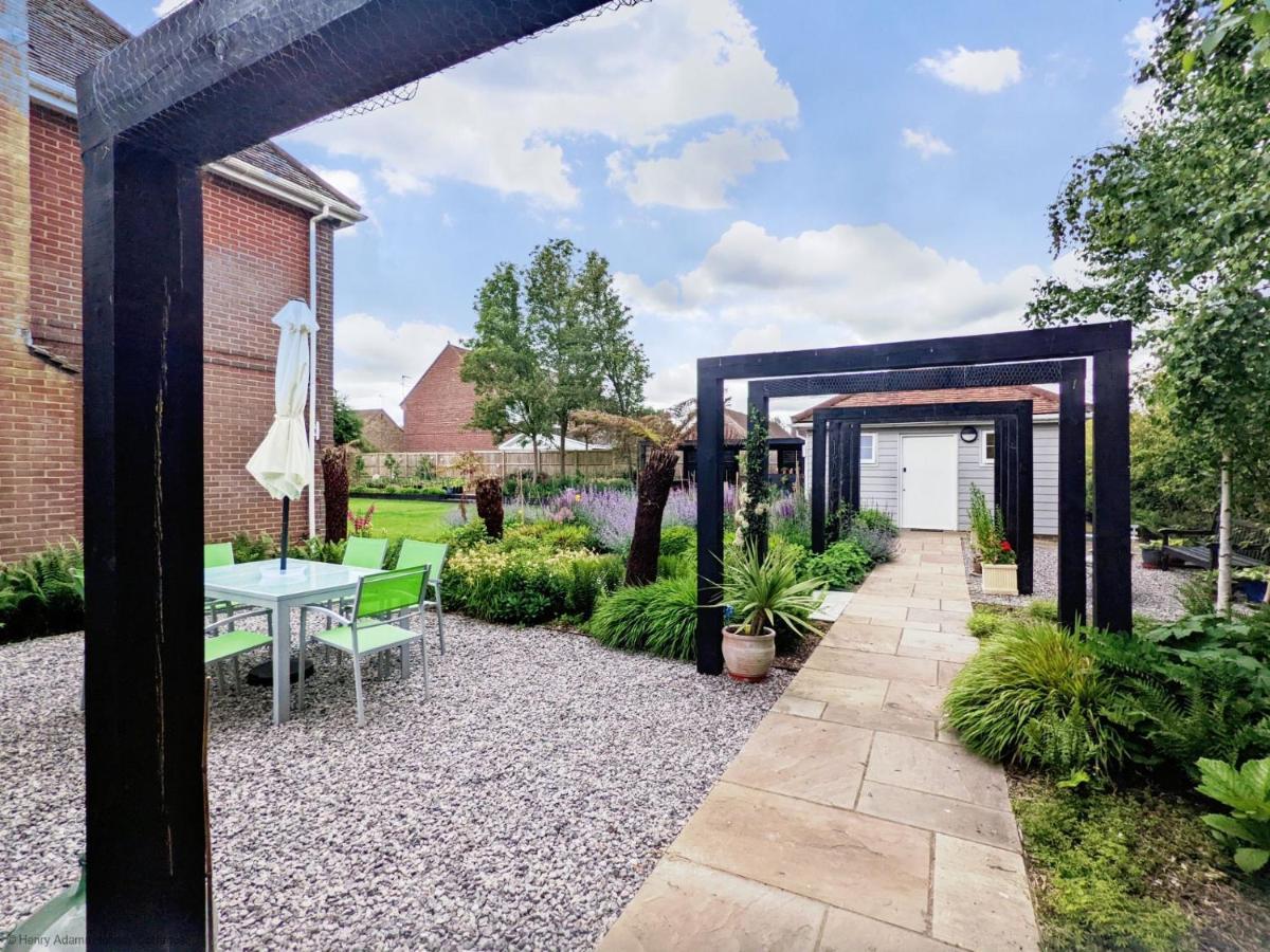 Little Maplewood, Tangmere Exterior foto